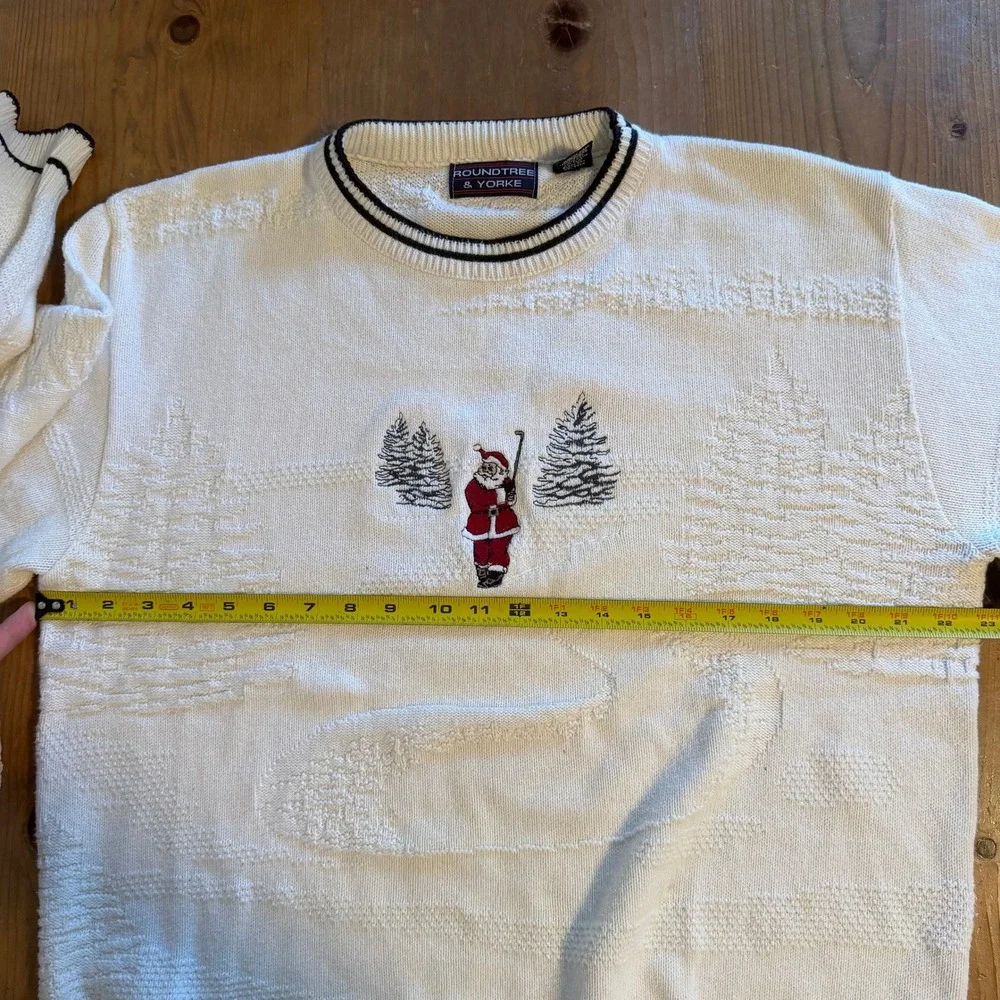 Roundtree & Yorke Mens Golfing Santa Christmas Sweater White Cotton Textured M